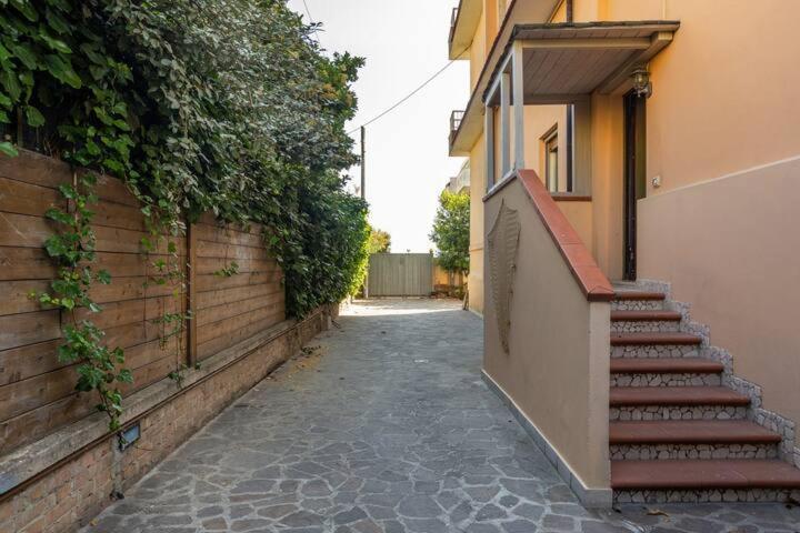Appartamento Fronte Mare Con Parcheggio Privato Pescara Exteriör bild